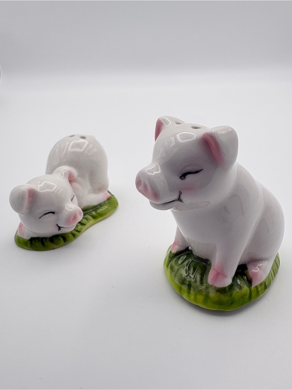 Cute Little White and Pink Pig Ceramic Salt & Pepper Shakers